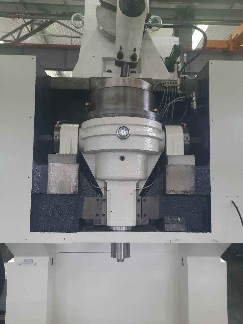 Зубодолбежный станок с ЧПУ YK5115А для производства внутренних и наружных цилиндрических зубчатых колес изображение