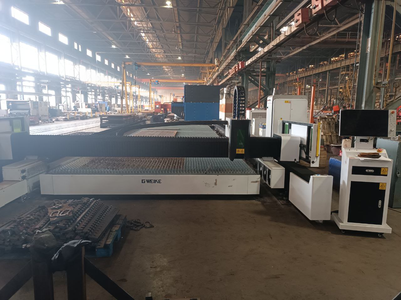 Широкоформатный станок лазерной резки портального типа GWeike GKS-SL изображение